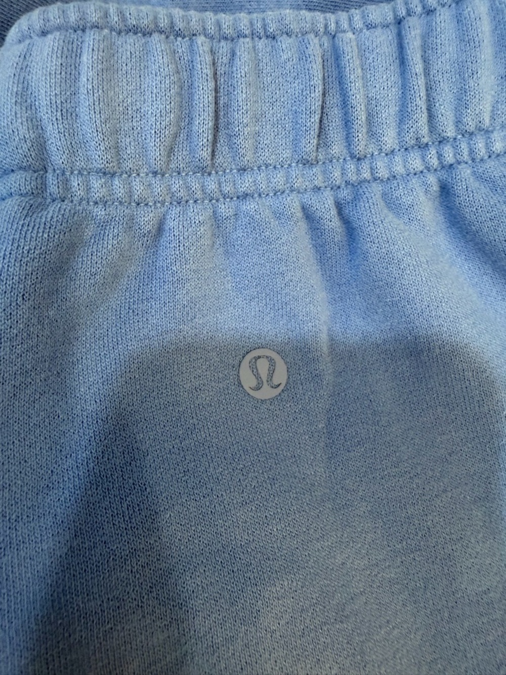 lululemon athletica Women's Scuba Mid-Rise Oversized Short 7" pool party  size M - Picture 11 of 12